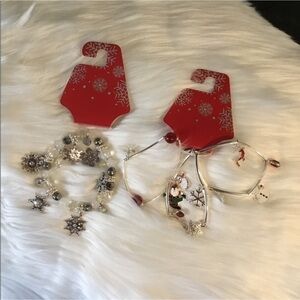 Snowflake charm stretch bracelet & Red Bead & Christmas charm stretch …